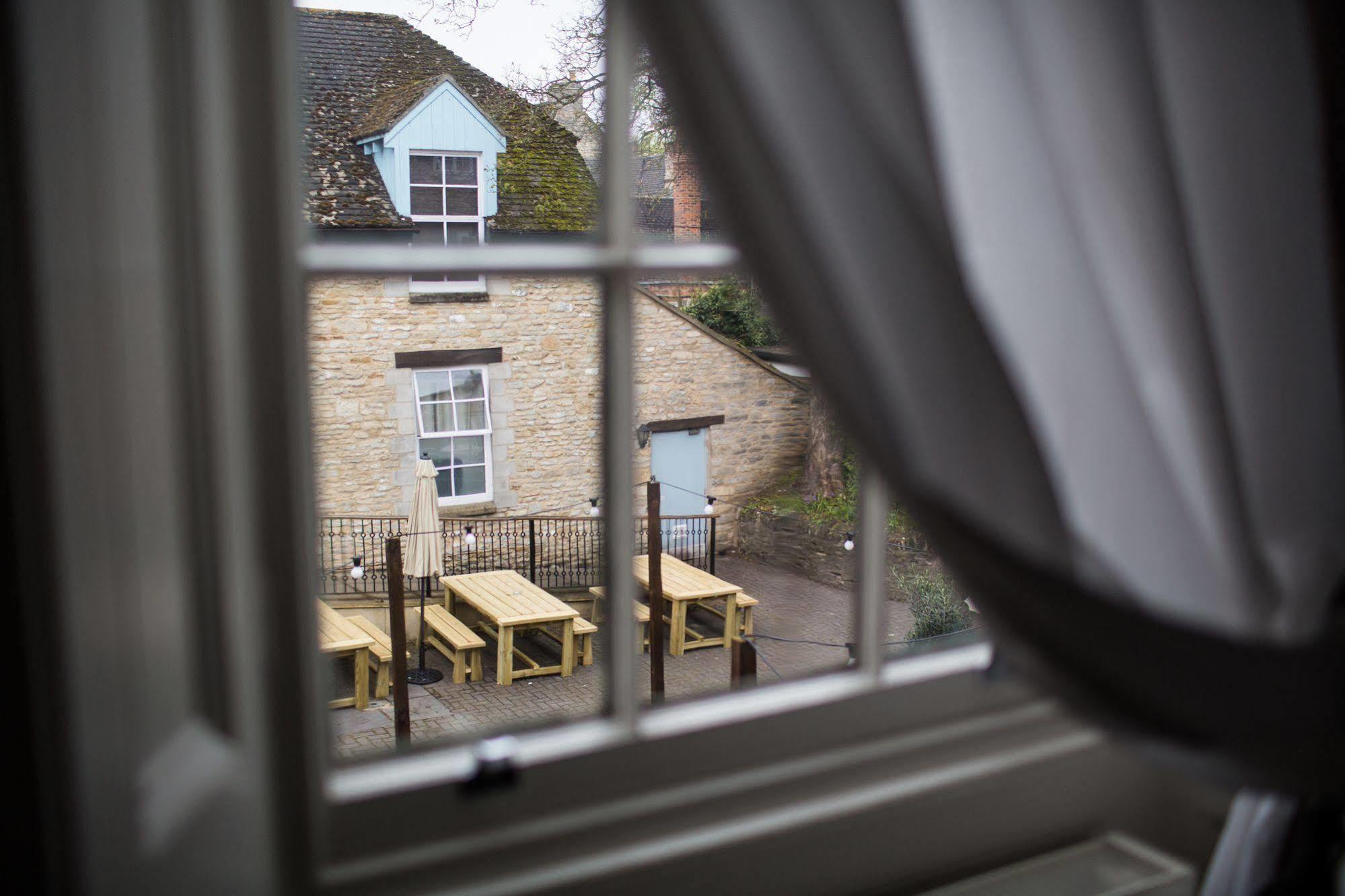 The Blue Boar Hotell Witney Eksteriør bilde